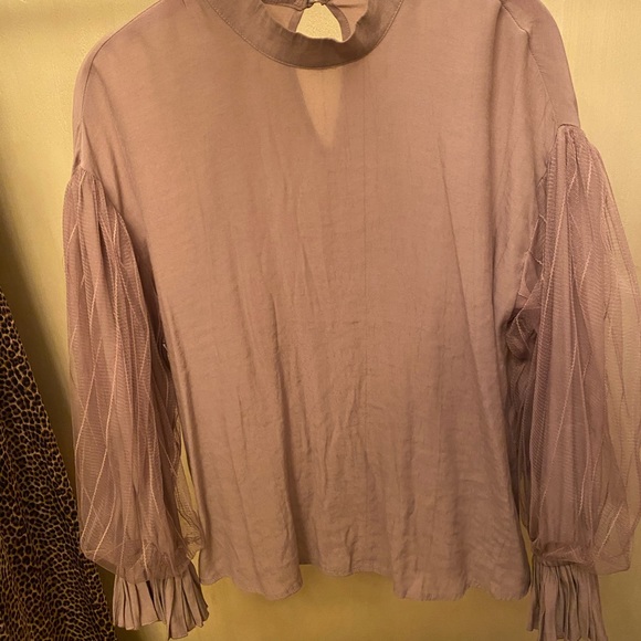 Lulus (New Moon) Pleated Sleeves Blouse - Picture 2 of 6